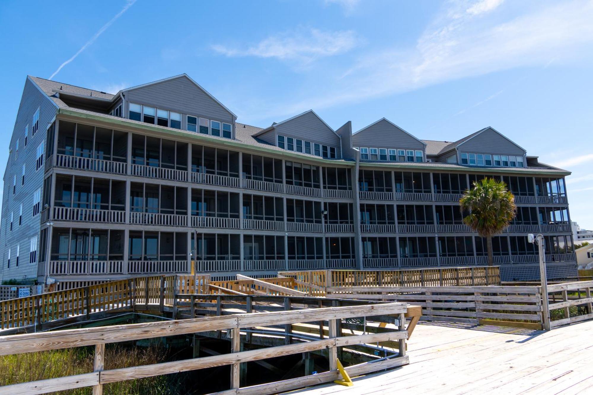 Sea Watch Inn At The Landing Garden City Экстерьер фото