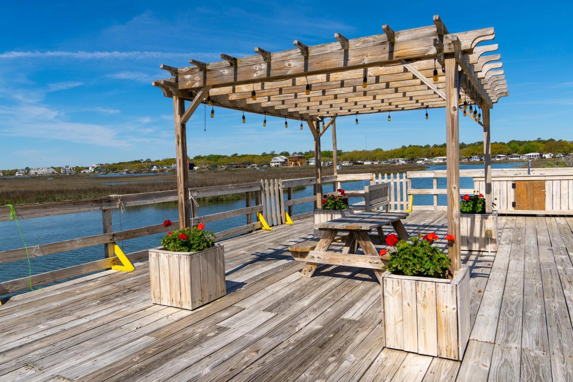 Sea Watch Inn At The Landing Garden City Экстерьер фото